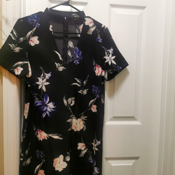 Woman's Choker Dress - Picture 4 of 4